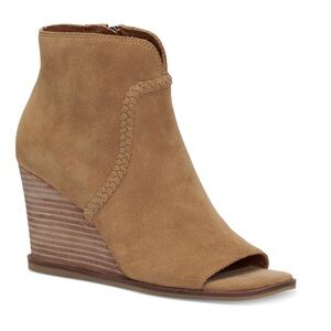 LUCKY BRAND | Lureli peep toe wedge booties ankle boots camel/tan suede